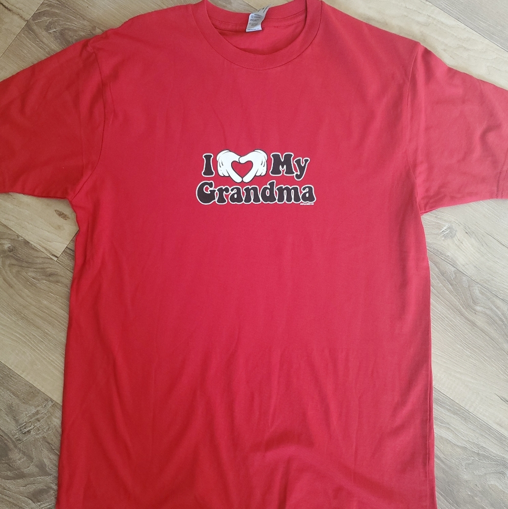 I LOVE MY GRANDMA graphic tee